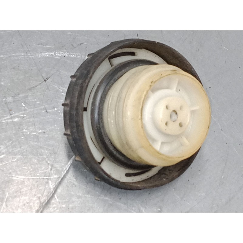Recambio de tapon combustible para mitsubishi montero io i (h6_w, h7_w) 1.8 gdi (h66w, h76w) referencia OEM IAM   