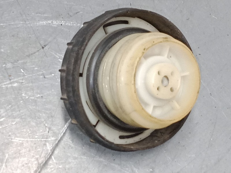 Recambio de tapon combustible para mitsubishi montero io i (h6_w, h7_w) 1.8 gdi (h66w, h76w) referencia OEM IAM   