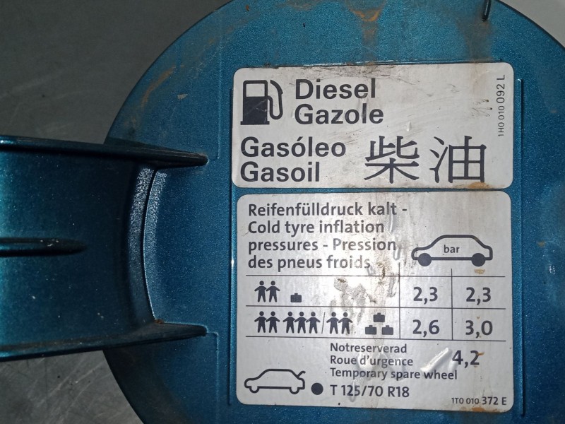 Recambio de tapa exterior combustible para volkswagen touran (1t1, 1t2) 1.9 tdi referencia OEM IAM   