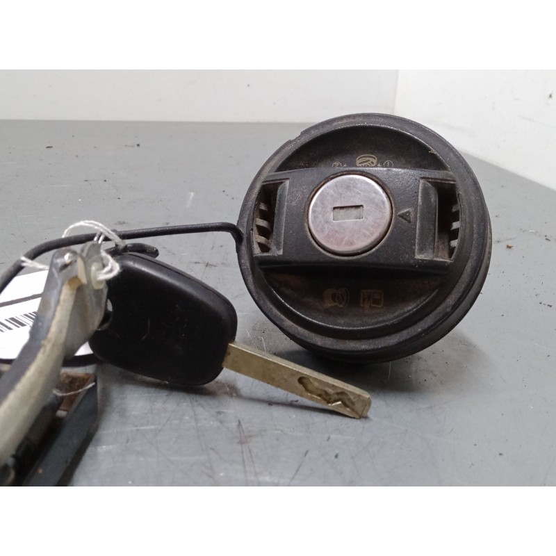 Recambio de tapa exterior combustible para citroën c1 (pm_, pn_) 1.0 referencia OEM IAM CON TAPON Y LLAVE  