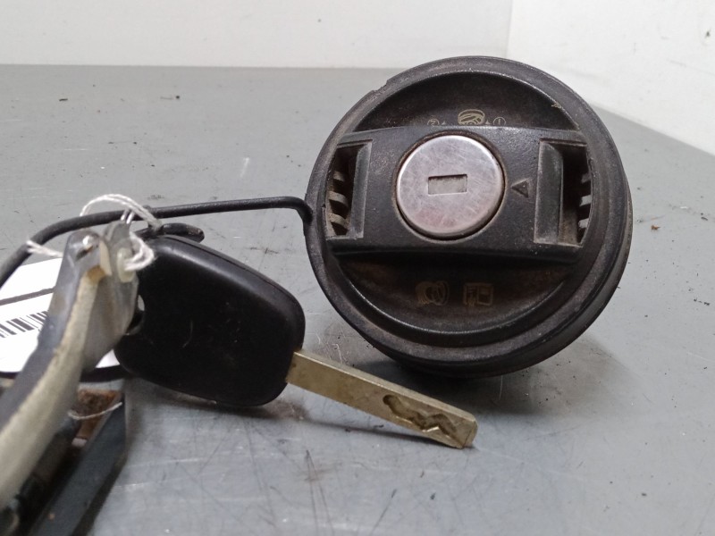 Recambio de tapa exterior combustible para citroën c1 (pm_, pn_) 1.0 referencia OEM IAM CON TAPON Y LLAVE  