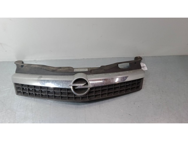 Recambio de rejillas capo para opel astra h gtc (a04) 1.9 cdti (l08) referencia OEM IAM   