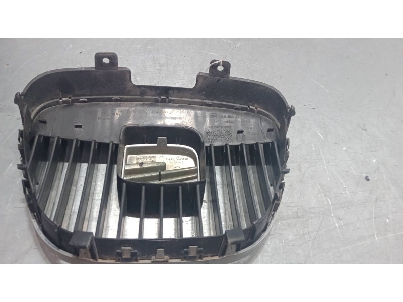 Recambio de rejillas capo para seat ibiza iii (6l1) 1.4 16v referencia OEM IAM   