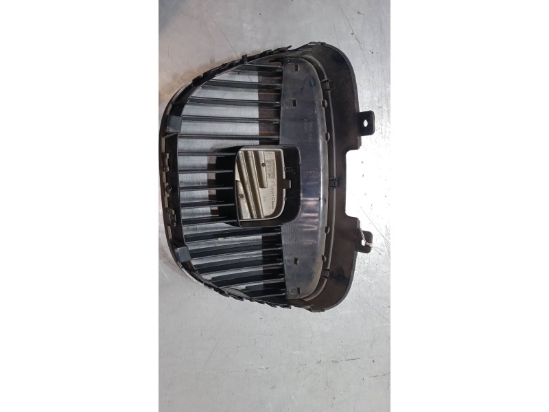 Recambio de rejillas capo para seat ibiza iii (6l1) 1.9 tdi referencia OEM IAM CENTRAL  