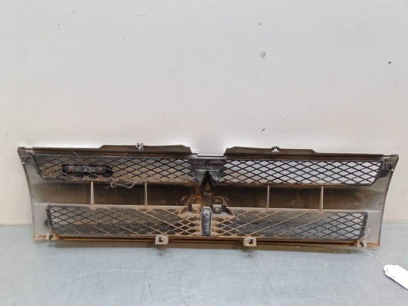 Recambio de rejillas capo para mitsubishi montero io i (h6_w, h7_w) 1.8 gdi (h66w, h76w) referencia OEM IAM   