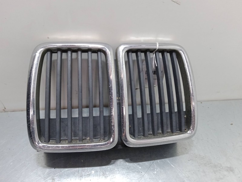 Recambio de rejillas capo para bmw 3 (e30) 318 i referencia OEM IAM   