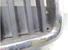 Recambio de rejillas capo para bmw 3 (e30) 318 i referencia OEM IAM    2