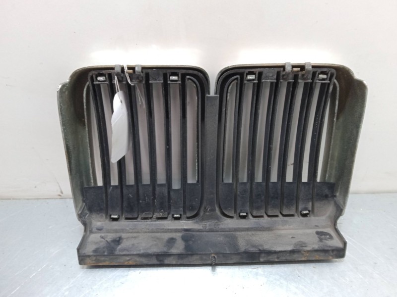Recambio de rejillas capo para bmw 3 (e30) 318 i referencia OEM IAM   