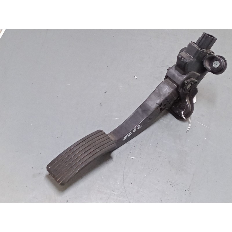 Recambio de pedal acelerador para mitsubishi lancer viii (cy_a, cz_a) 1.5 referencia OEM IAM 1600A102  
