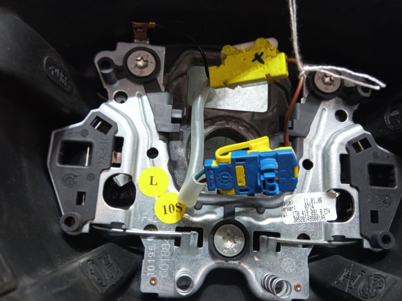 Recambio de volante para volkswagen touran (1t1, 1t2) 1.6 fsi referencia OEM IAM 1T0419091B  