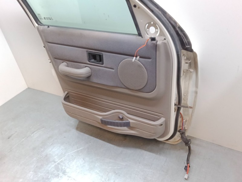 Recambio de puerta delantera izquierda para land rover freelander i (l314) 2.5 v6 4x4 referencia OEM IAM   