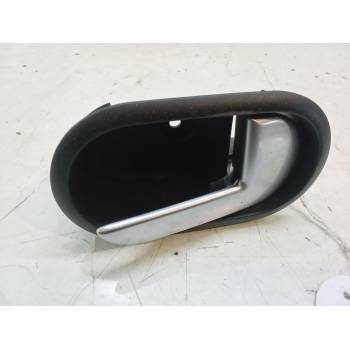 MANETA INTERIOR PUERTA DELANTERA DERECHA 2S61A22600 