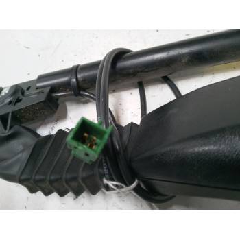 ANCLAJE CINTURON DELANTERO DERECHO 