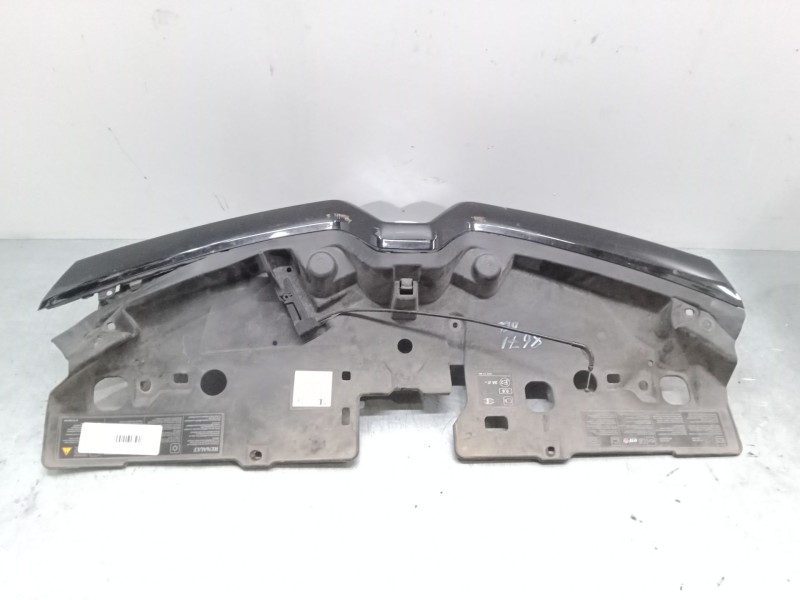 Recambio de rejillas capo para renault captur i (j5_, h5_) 1.5 dci 90 referencia OEM IAM   