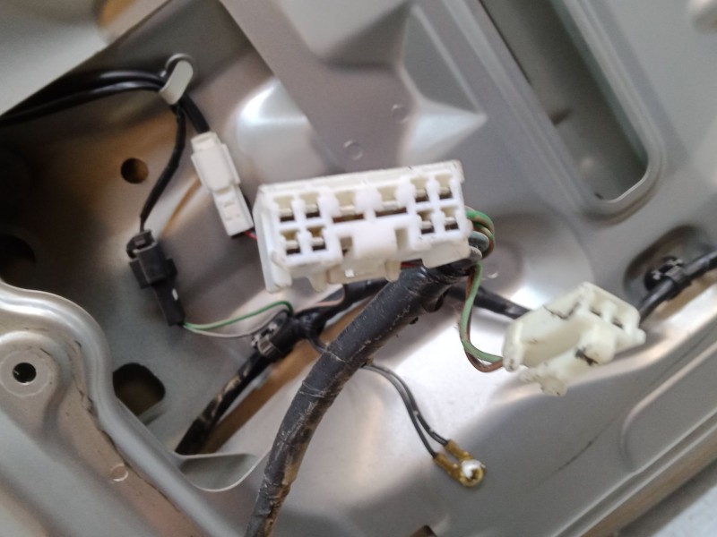 Recambio de porton trasero para mitsubishi montero io i (h6_w, h7_w) 1.8 gdi (h66w, h76w) referencia OEM IAM   