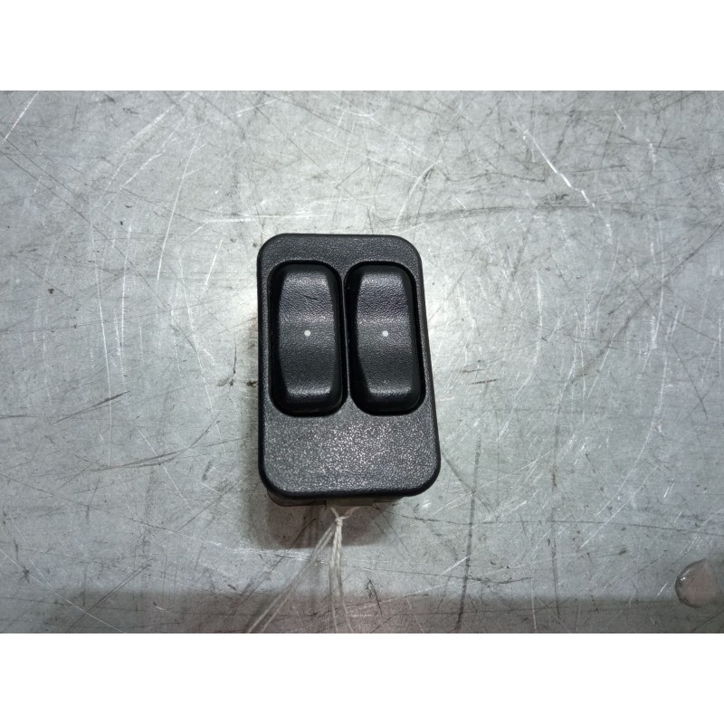 Recambio de mando elevalunas delantero izquierdo para opel astra g hatchback (t98) 2.0 dti 16v (f08, f48) referencia OEM IAM 905