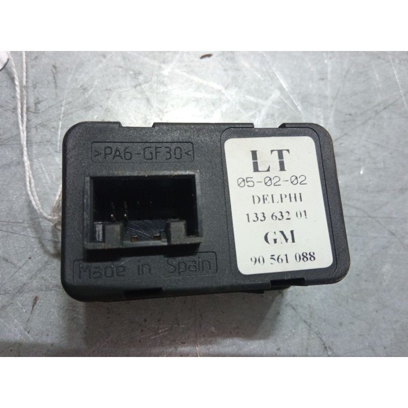 Recambio de mando elevalunas delantero izquierdo para opel astra g hatchback (t98) 2.0 dti 16v (f08, f48) referencia OEM IAM 905