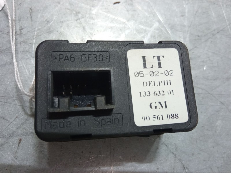 Recambio de mando elevalunas delantero izquierdo para opel astra g hatchback (t98) 2.0 dti 16v (f08, f48) referencia OEM IAM 905