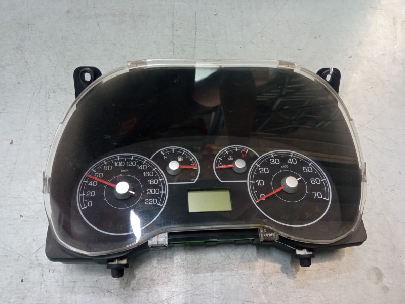 Recambio de cuadro instrumentos para fiat punto referencia OEM IAM 5550011005  