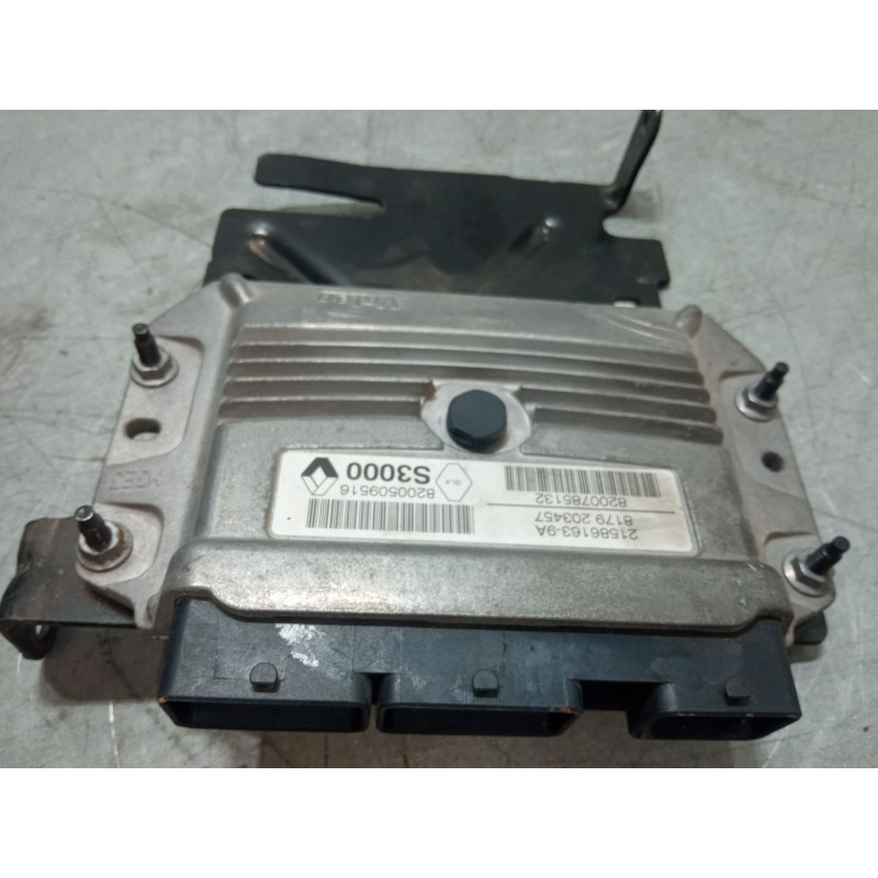 Recambio de centralita motor uce para renault scénic ii (jm0/1_) 1.6 16v (jm1r) referencia OEM IAM 8200509516 21586163-9A 820078