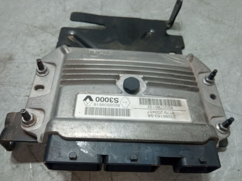 Recambio de centralita motor uce para renault scénic ii (jm0/1_) 1.6 16v (jm1r) referencia OEM IAM 8200509516 21586163-9A 820078