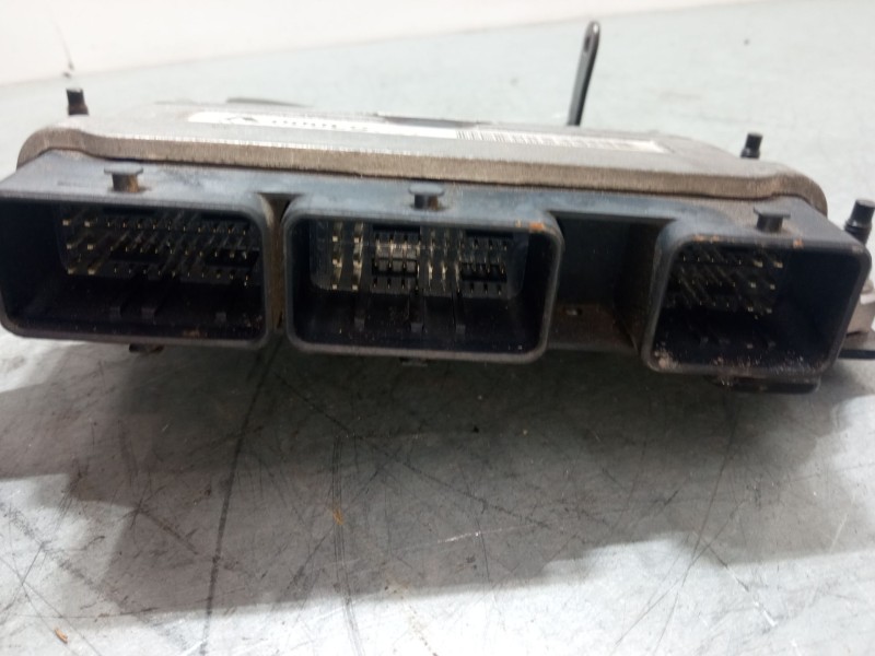 Recambio de centralita motor uce para renault scénic ii (jm0/1_) 1.6 16v (jm1r) referencia OEM IAM 8200509516 21586163-9A 820078