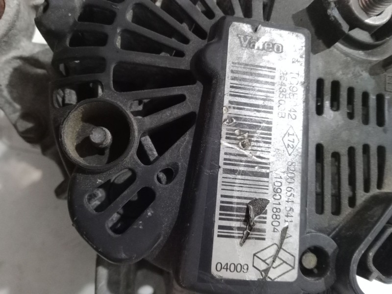 Recambio de alternador para renault clio iii (br0/1, cr0/1) 1.2 16v hi-flex (br1u, cr1u) referencia OEM IAM 8200654541A  