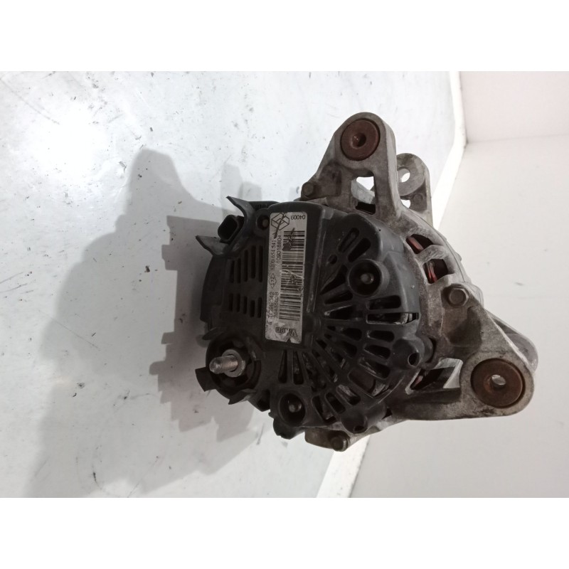 Recambio de alternador para renault clio iii (br0/1, cr0/1) 1.2 16v hi-flex (br1u, cr1u) referencia OEM IAM 8200654541A  