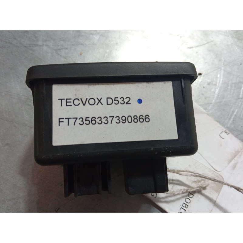 Recambio de conector usb / aux para fiat doblo furgoneta/monovolumen (223_) 1.3 jtd 16v multijet referencia OEM IAM   