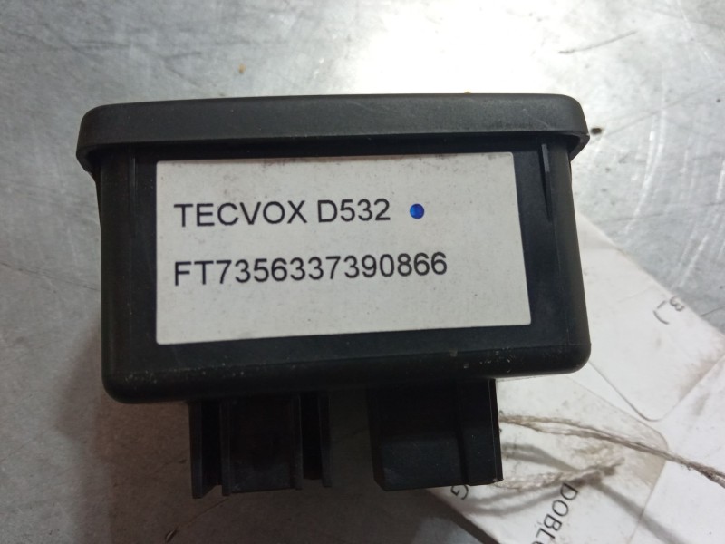 Recambio de conector usb / aux para fiat doblo furgoneta/monovolumen (223_) 1.3 jtd 16v multijet referencia OEM IAM   