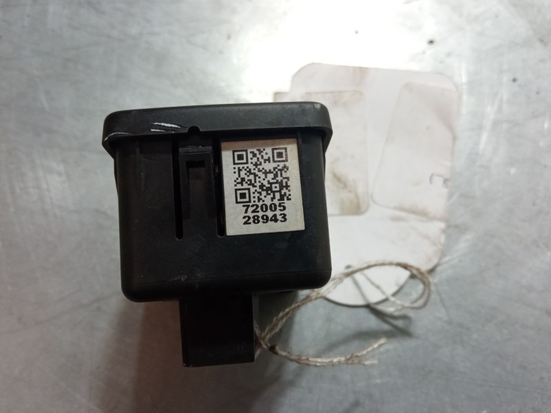 Recambio de conector usb / aux para fiat doblo furgoneta/monovolumen (223_) 1.3 jtd 16v multijet referencia OEM IAM   