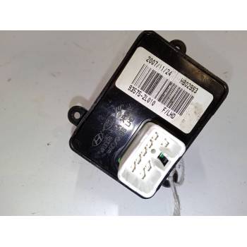 MANDO ELEVALUNAS DELANTERO DERECHO 935752L010 