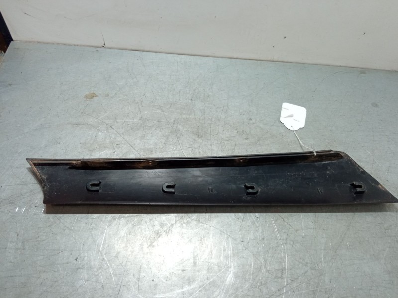Recambio de moldura exterior derecha para mini mini (r50, r53) one d referencia OEM IAM   