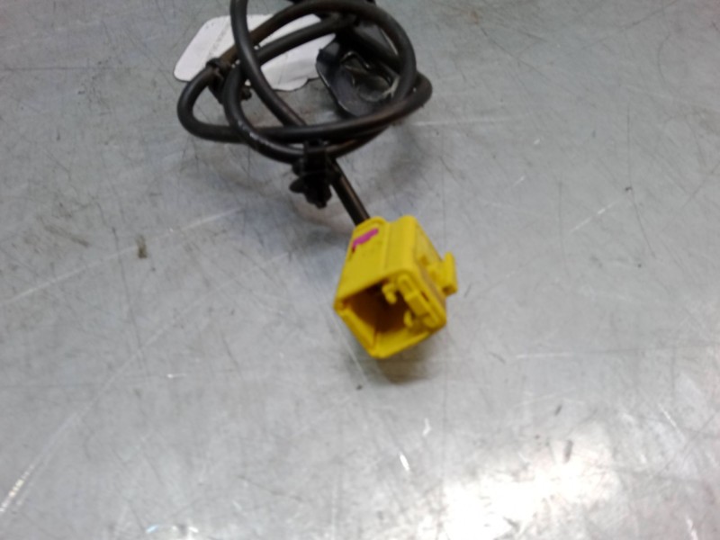 Recambio de anclaje cinturon delantero izquierdo para volkswagen touareg (7la, 7l6, 7l7) 2.5 r5 tdi referencia OEM IAM   