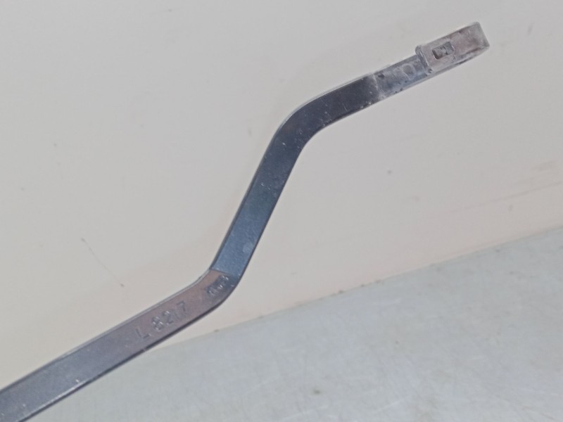 Recambio de brazo limpia delantero izquierdo para kia rio iii (ub) 1.1 crdi referencia OEM IAM   