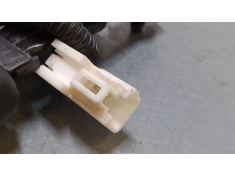 Recambio de anclaje cinturon delantero izquierdo para kia rio iii (ub) 1.1 crdi referencia OEM IAM   