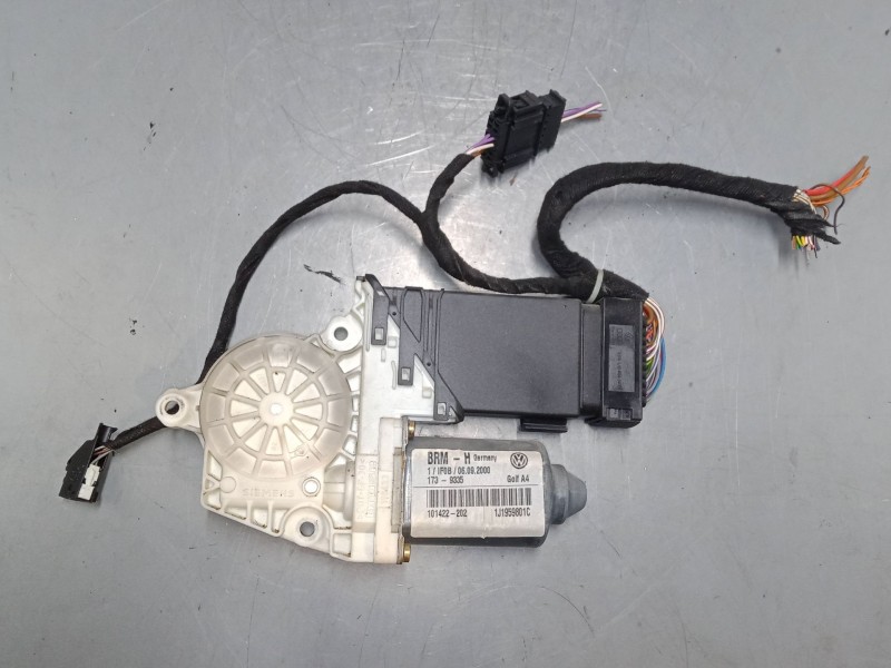 Recambio de motor elevaluna delantero izquierdo para volkswagen golf iv (1j1) 1.8 t referencia OEM IAM 1J1959801C  