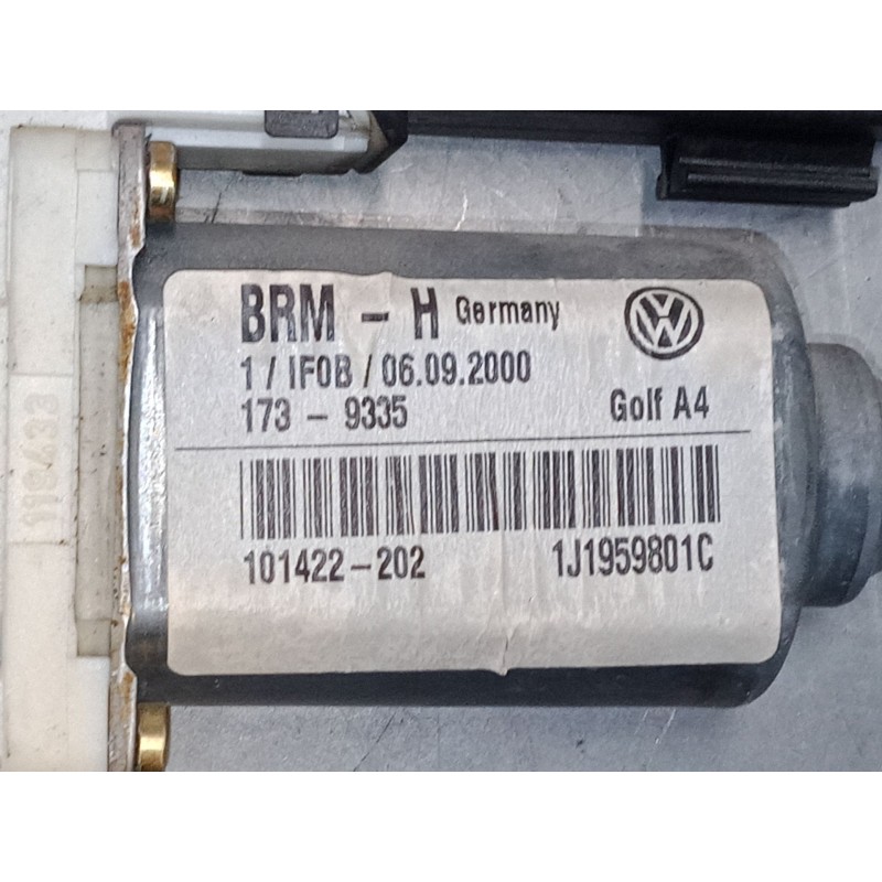 Recambio de motor elevaluna delantero izquierdo para volkswagen golf iv (1j1) 1.8 t referencia OEM IAM 1J1959801C  