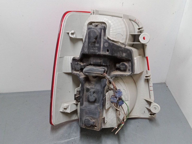 Recambio de piloto trasero derecho para volkswagen touran (1t1, 1t2) 1.9 tdi referencia OEM IAM   