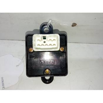 MANDO ELEVALUNAS DELANTERO IZQUIERDO 93570-05050 
