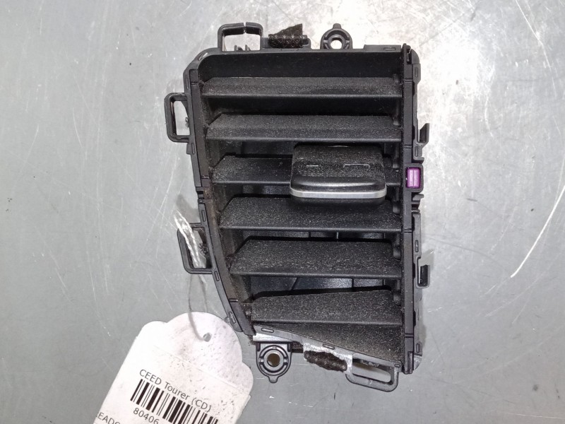 Recambio de aireador central izquierdo para kia ceed tourer (cd) 1.6 crdi 136 referencia OEM IAM   