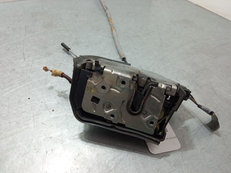 Recambio de cerradura puerta trasera izquierda para bmw x5 (e53) 3.0 d referencia OEM IAM 51228402601  