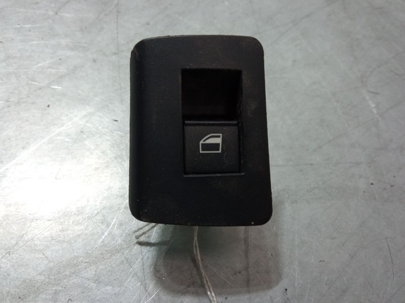 Recambio de mando elevalunas trasero derecho para bmw x5 (e53) 3.0 d referencia OEM IAM 61318385956  