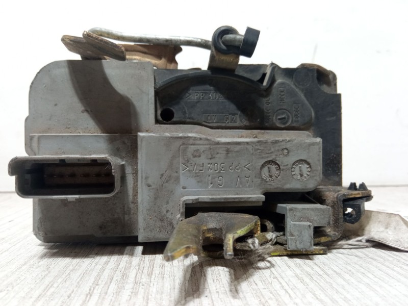 Recambio de cerradura puerta delantera izquierda para citroën xsara (n1) 2.0 hdi 90 referencia OEM IAM   