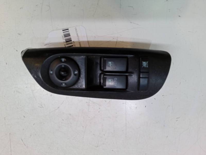MANDO ELEVALUNAS DELANTERO IZQUIERDO 935702C500 