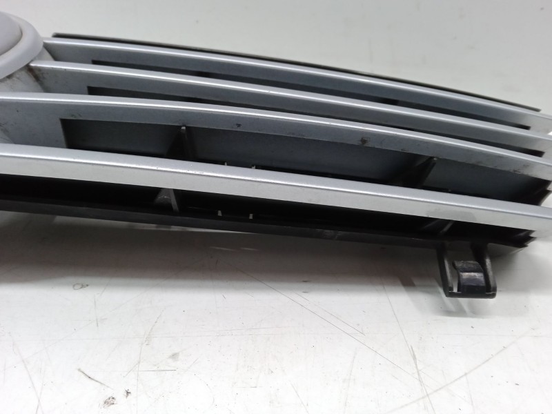 Recambio de rejillas capo para volkswagen polo (6n2) 1.4 referencia OEM IAM   