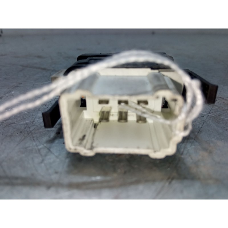 Recambio de mando elevalunas delantero derecho para renault clio ii (bb_, cb_) 1.5 dci (b/cb07) referencia OEM IAM   