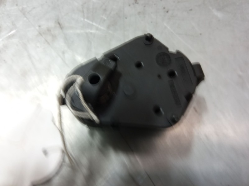 Recambio de motor apertura trampillas climatizador para bmw x5 (e53) 3.0 d referencia OEM IAM   