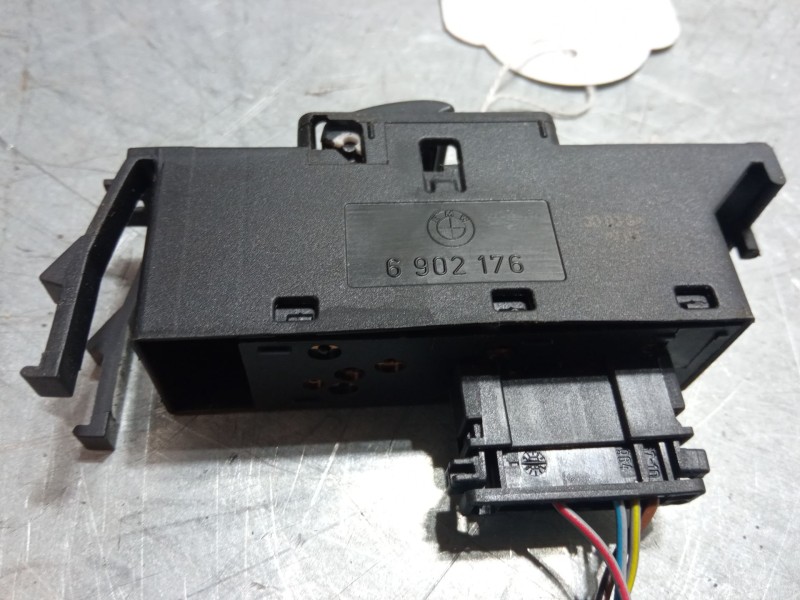 Recambio de mando elevalunas delantero izquierdo para bmw 3 touring (e46) 318 i referencia OEM IAM   