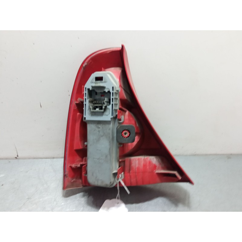 Recambio de piloto trasero derecho para renault clio ii (bb_, cb_) 1.5 dci (b/cb07) referencia OEM IAM   